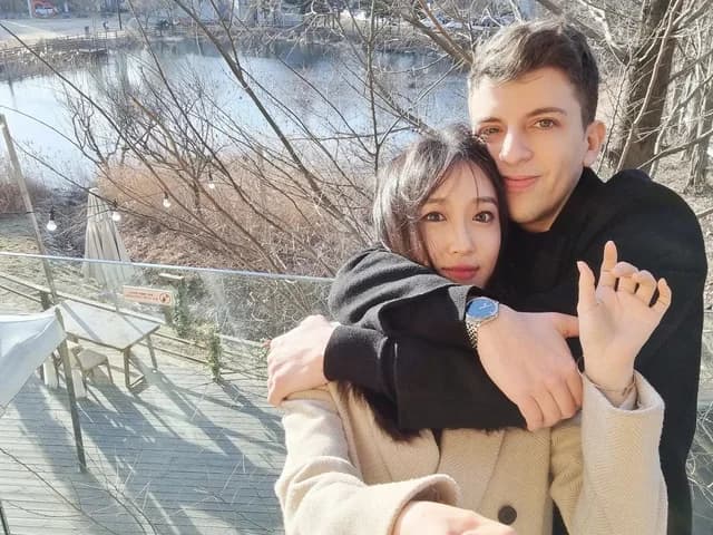 男性がLINEメッセージで追いかけたくなる女性になる方法