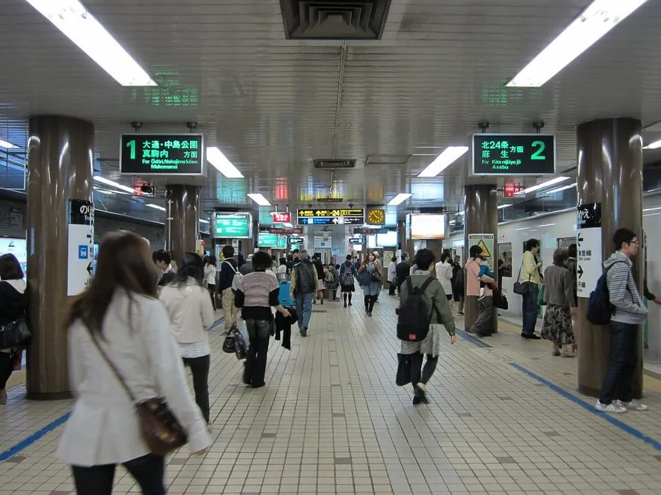 札幌駅の駅舎と広場