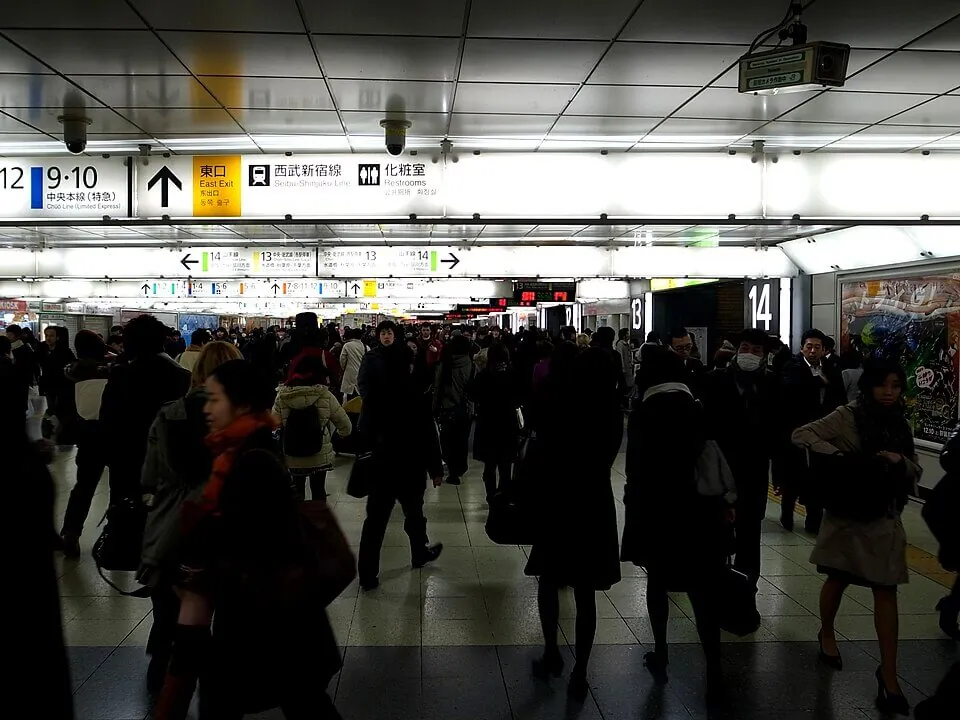 待ち合わせに向かう駅の改札周辺
